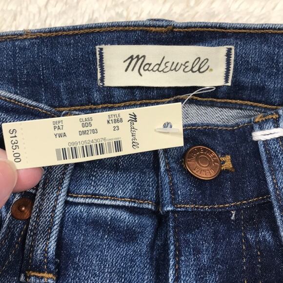 Madewell NWT High Rise Skinny Distressed Jean Staple Capsule Trendy Ladies - Picture 4 of 14